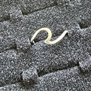 Elegant 925 sterling Silver Wave Ring $20 size 8.5